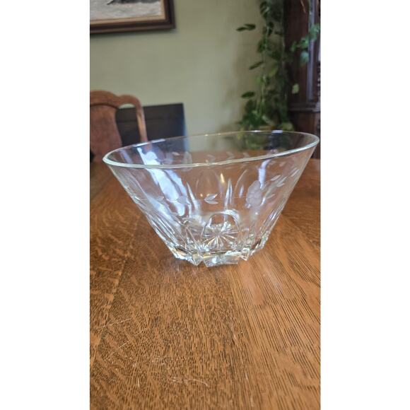 Cut Crystal Glass Serving Bowl 10" Etched Floral Starburst Base Centerpiece - Picture 4 of 8